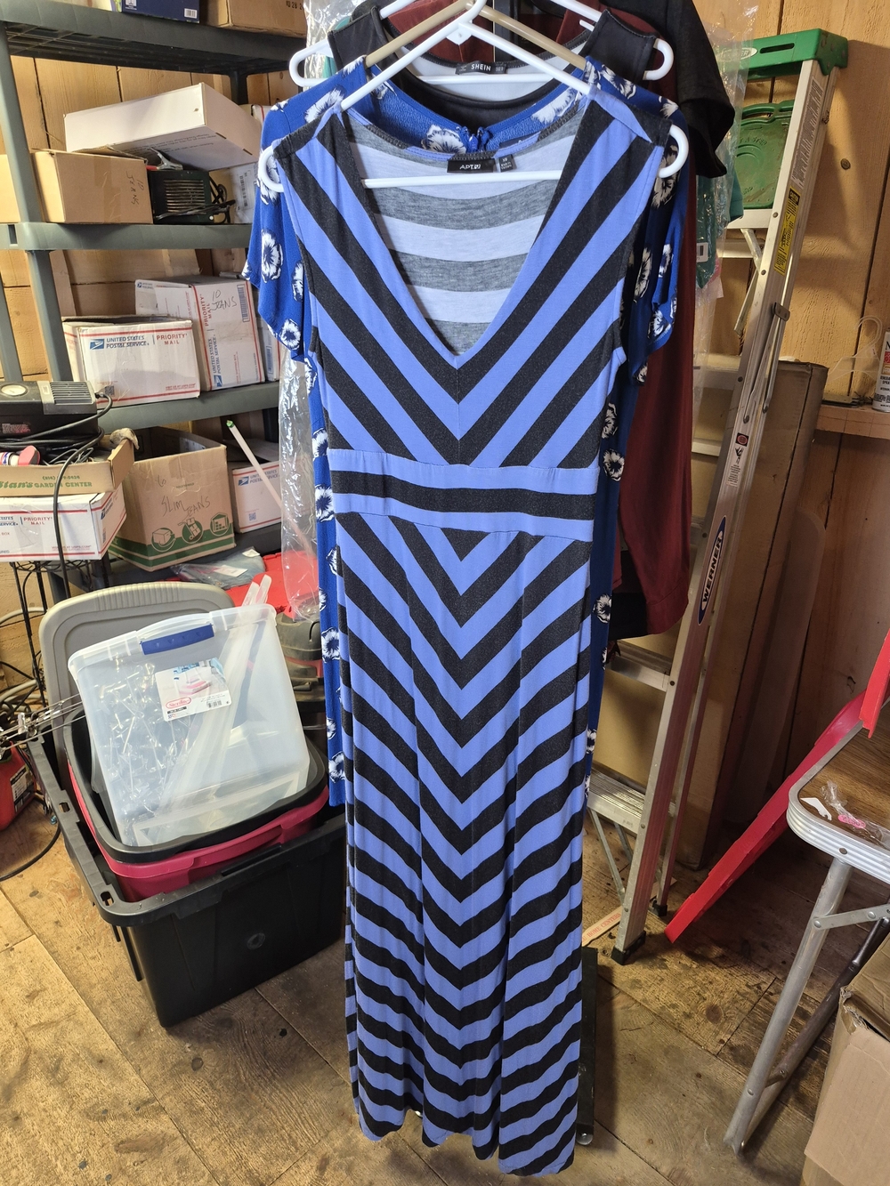 Apt. 9 Blue and Black V‑Neck Chevron Maxi Dress Bin 54
